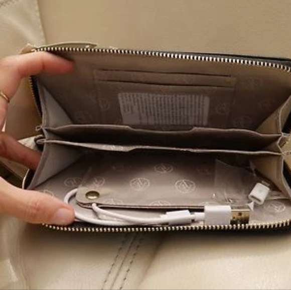 Adrianna Vittadini Black Wallet with Gold Logo - Picture 2 of 5